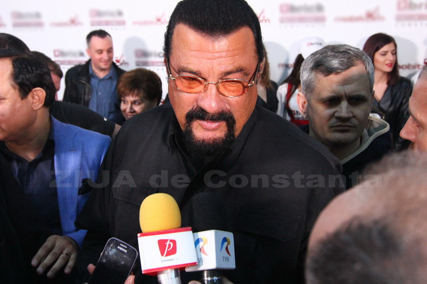 constanta este un oras extraordinar steven seagal gesturi filantropice pentru copii batrani si o familie constanta este un oras extraordinar steven seagal gesturi filantropice pentru copii batrani si o familie