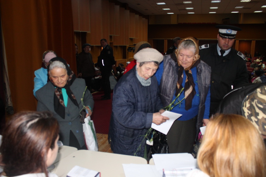 primaria cernavoda face fapte bune un club si martisoare sociale pentru seniorii orasului galerie foto