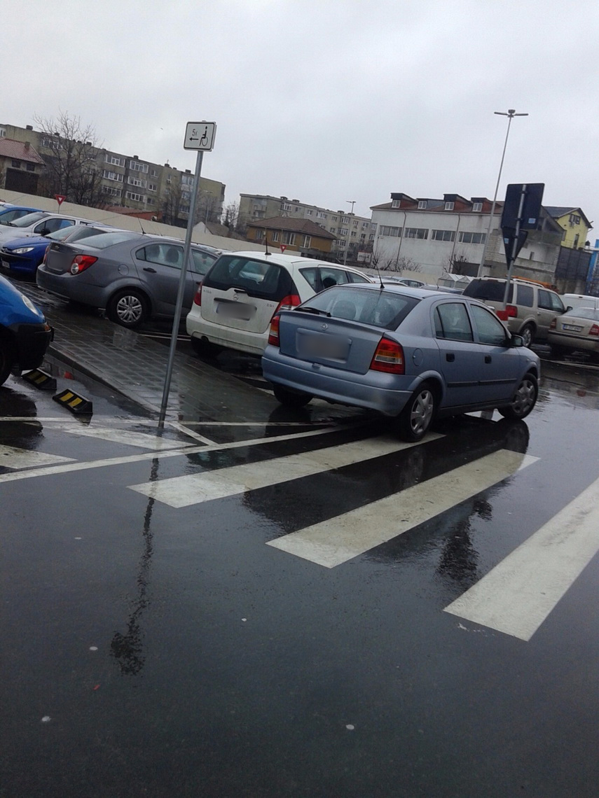 din ciclul parchez ca un bou asa se parcheaza la supermarketul din bulevardul aurel vlaicu 585096 din ciclul parchez ca un bou asa se parcheaza la supermarketul din bulevardul aurel vlaicu 585096