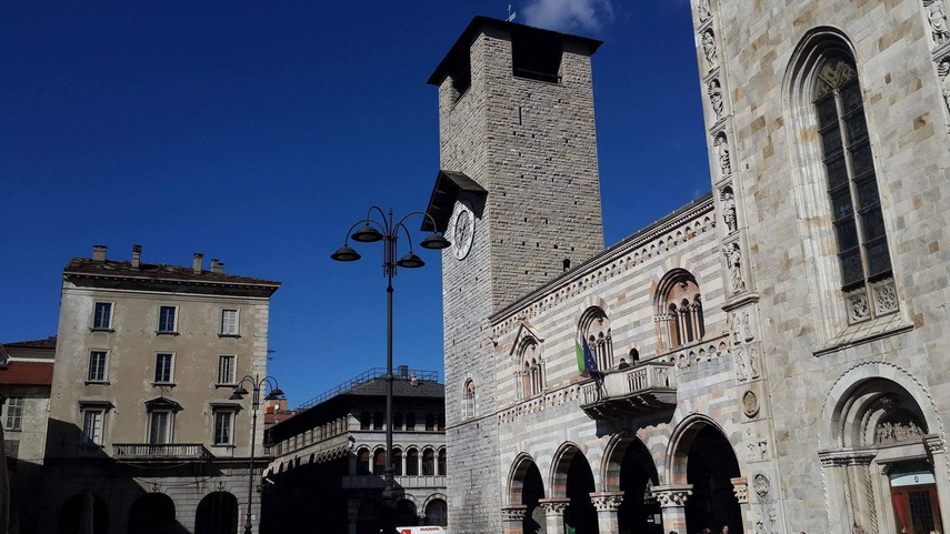 fostul portar al fc farul de ziua sa vlad neagu i a cerut mana anamariei cristea in fata domului din fostul portar al fc farul de ziua sa vlad neagu i a cerut mana anamariei cristea in fata domului din