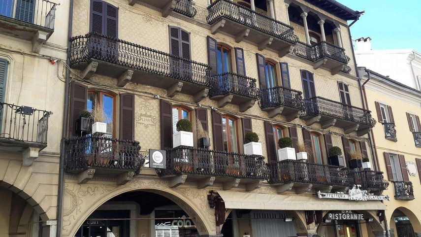 fostul portar al fc farul de ziua sa vlad neagu i a cerut mana anamariei cristea in fata domului din fostul portar al fc farul de ziua sa vlad neagu i a cerut mana anamariei cristea in fata domului din