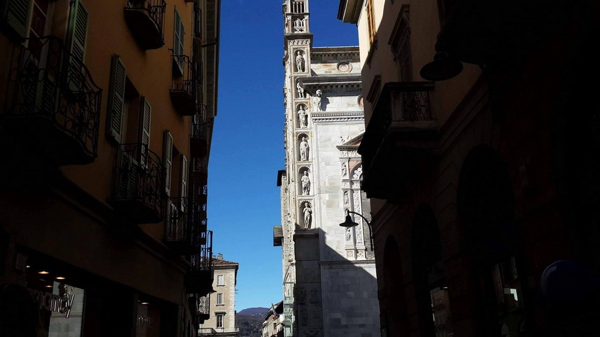 fostul portar al fc farul de ziua sa vlad neagu i a cerut mana anamariei cristea in fata domului din fostul portar al fc farul de ziua sa vlad neagu i a cerut mana anamariei cristea in fata domului din