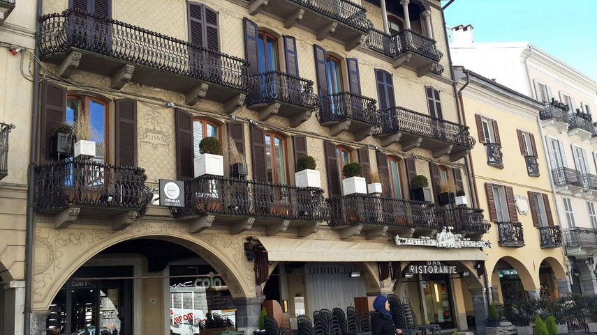 fostul portar al fc farul de ziua sa vlad neagu i a cerut mana anamariei cristea in fata domului din fostul portar al fc farul de ziua sa vlad neagu i a cerut mana anamariei cristea in fata domului din