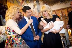 Elena Udrea-nașă de botez. Pe cine a botezat. Uite ce frumoasă este cumătra