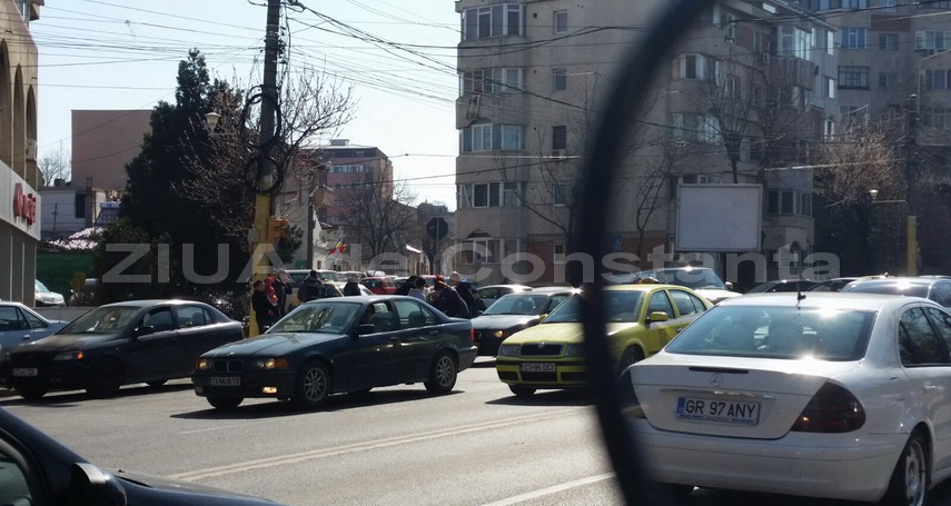 accident pe bulevardul alexandru lapusneanu la papa bun 586871 accident pe bulevardul alexandru lapusneanu la papa bun 586871