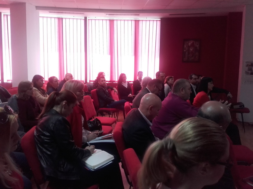 vesti bune pentru mii de turisti am scapat de rechinii cu sezlonguri 586951 vesti bune pentru mii de turisti am scapat de rechinii cu sezlonguri 586951