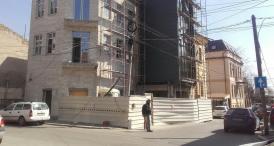 Vecinii, porniţi împotriva hostelului ridicat de Stela Halichidis, managerul Spitalului de Boli Infecţioase din Constanţa (galerie foto) 