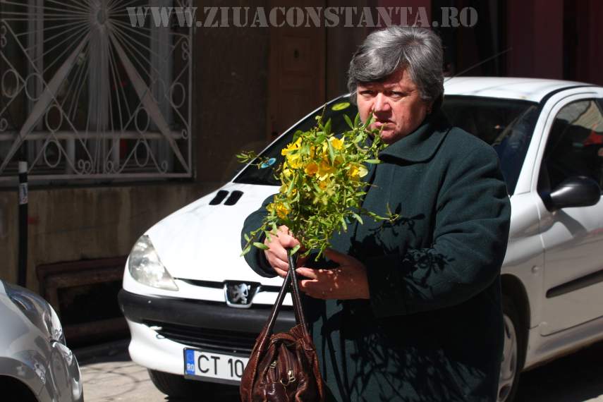 fotoreportaj smerenie si bucurie in duminica floriilor in sanul comunitatii romano catolice din constanta fotoreportaj smerenie si bucurie in duminica floriilor in sanul comunitatii romano catolice din constanta