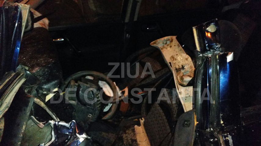 accident grav update2 a intrat cu masina intr un copac si s a proptit in gardul cimitirului de pe bulevardul accident grav update2 a intrat cu masina intr un copac si s a proptit in gardul cimitirului de pe bulevardul