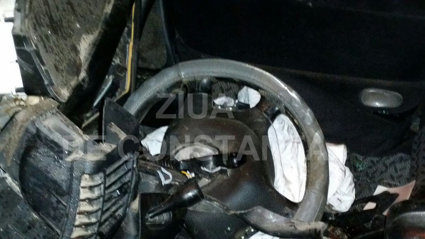 accident grav update2 a intrat cu masina intr un copac si s a proptit in gardul cimitirului de pe bulevardul accident grav update2 a intrat cu masina intr un copac si s a proptit in gardul cimitirului de pe bulevardul