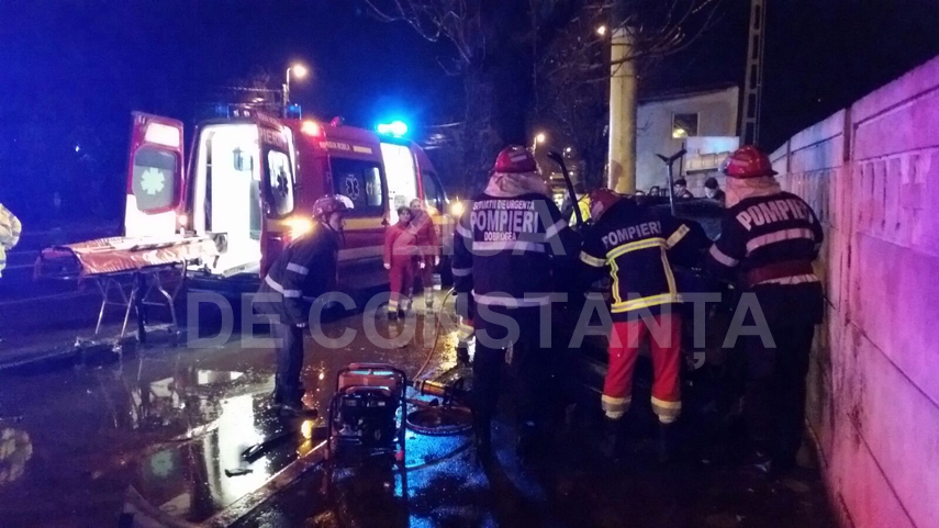 accident grav update2 a intrat cu masina intr un copac si s a proptit in gardul cimitirului de pe bulevardul accident grav update2 a intrat cu masina intr un copac si s a proptit in gardul cimitirului de pe bulevardul