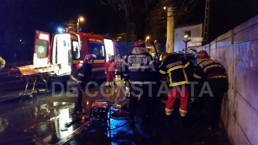 accident grav update2 a intrat cu masina intr un copac si s a proptit in gardul cimitirului de pe bulevardul accident grav update2 a intrat cu masina intr un copac si s a proptit in gardul cimitirului de pe bulevardul