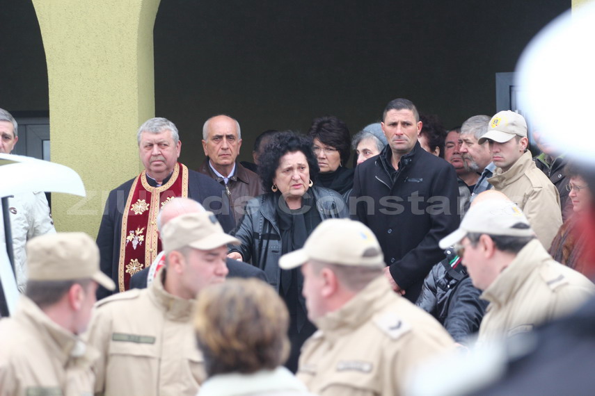 doliu in familia lui costi ionita tatal si unchiul artistului inmormantati cu onoruri militare in cimitirul doliu in familia lui costi ionita tatal si unchiul artistului inmormantati cu onoruri militare in cimitirul