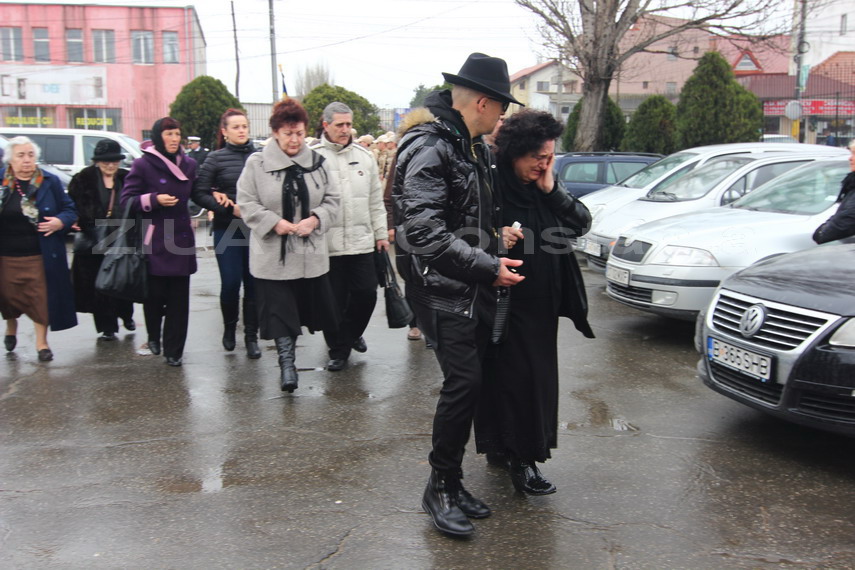 doliu in familia lui costi ionita tatal si unchiul artistului inmormantati cu onoruri militare in cimitirul doliu in familia lui costi ionita tatal si unchiul artistului inmormantati cu onoruri militare in cimitirul