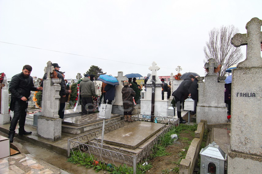 doliu in familia lui costi ionita tatal si unchiul artistului inmormantati cu onoruri militare in cimitirul doliu in familia lui costi ionita tatal si unchiul artistului inmormantati cu onoruri militare in cimitirul