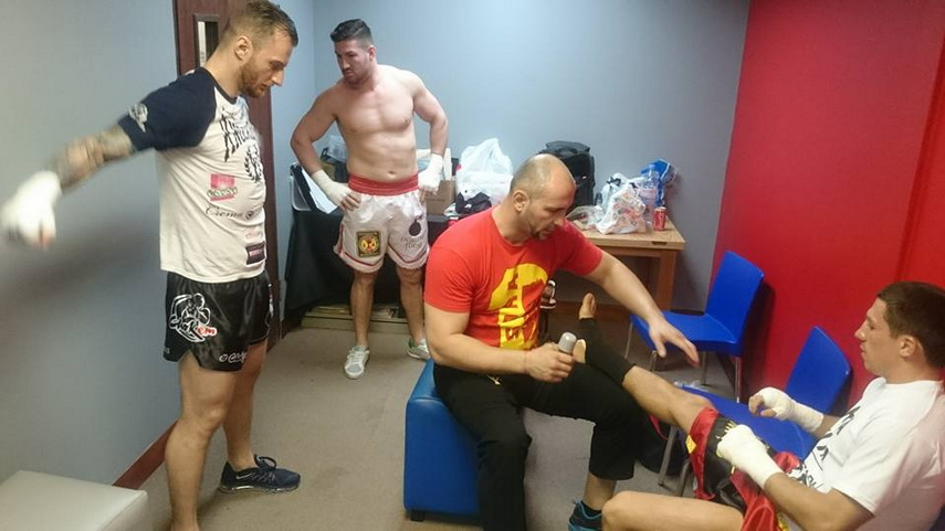 alex filip si dumitru topai anonymous si bomber man si au distrus adversarii la gala superkombat din alex filip si dumitru topai anonymous si bomber man si au distrus adversarii la gala superkombat din