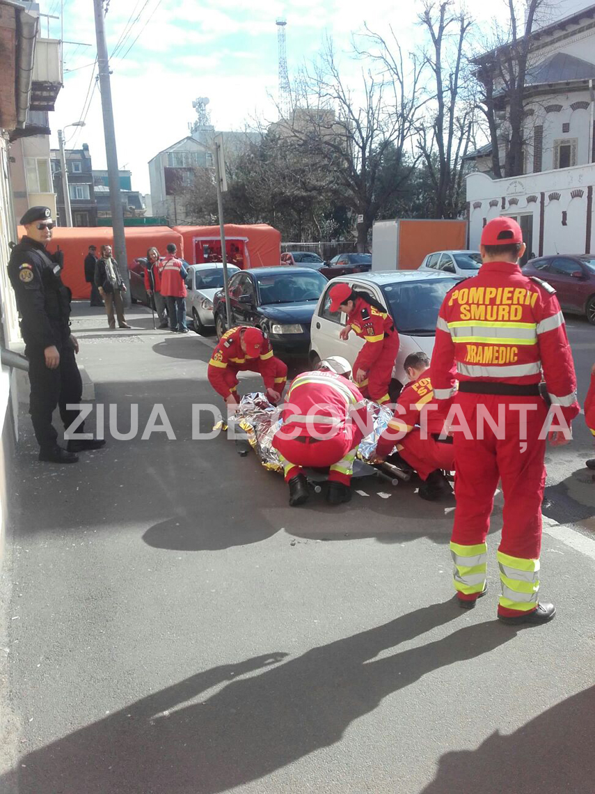 zeci de pompieri isu dobrogea la tomis mall in constanta galerie foto video 588666 zeci de pompieri isu dobrogea la tomis mall in constanta galerie foto video 588666