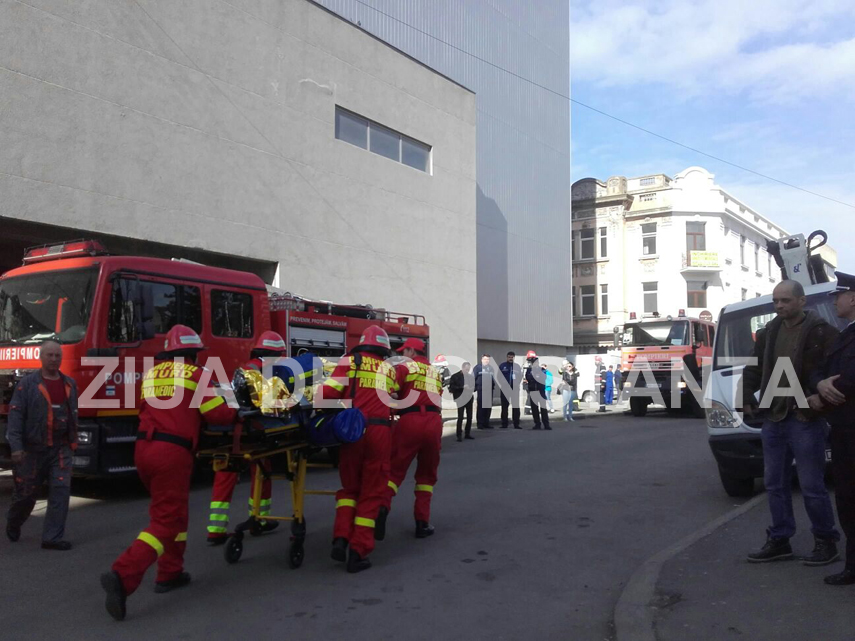 zeci de pompieri isu dobrogea la tomis mall in constanta galerie foto video 588666 zeci de pompieri isu dobrogea la tomis mall in constanta galerie foto video 588666