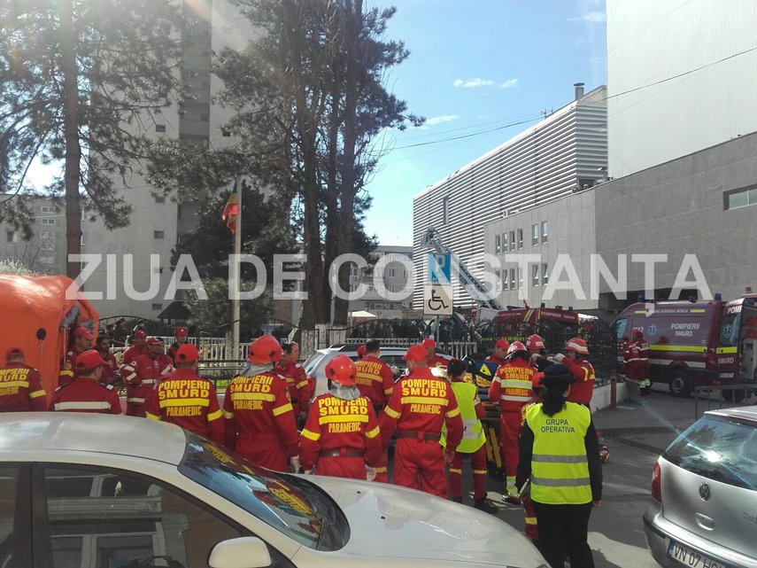 zeci de pompieri isu dobrogea la tomis mall in constanta galerie foto video 588666 zeci de pompieri isu dobrogea la tomis mall in constanta galerie foto video 588666