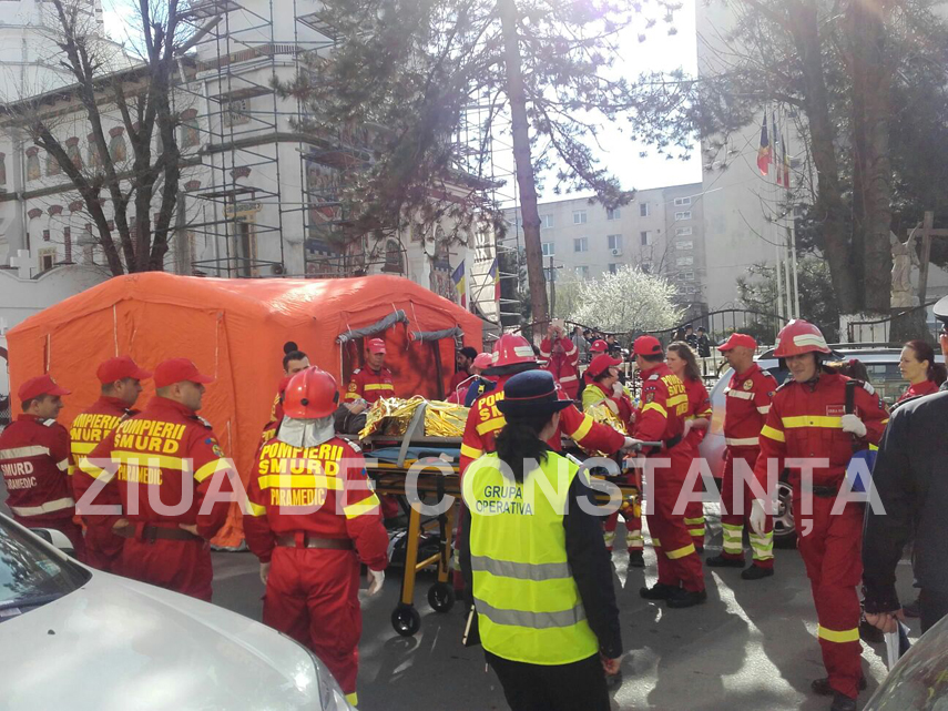 zeci de pompieri isu dobrogea la tomis mall in constanta galerie foto video 588666 zeci de pompieri isu dobrogea la tomis mall in constanta galerie foto video 588666