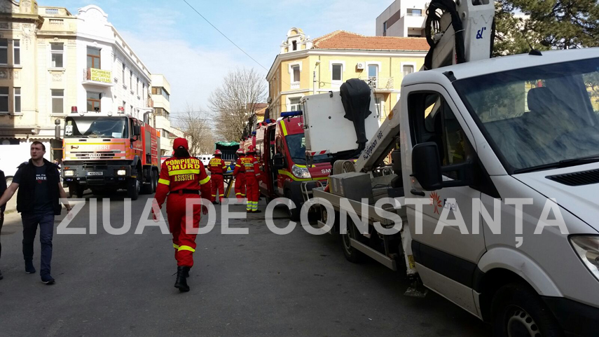 zeci de pompieri isu dobrogea la tomis mall in constanta galerie foto video 588666 zeci de pompieri isu dobrogea la tomis mall in constanta galerie foto video 588666