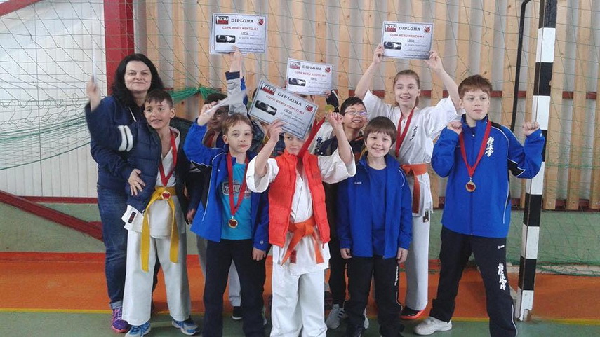 luptatorul catalin casaru a primit o diploma de excelenta la cupa keru kento galerie foto 588513 luptatorul catalin casaru a primit o diploma de excelenta la cupa keru kento galerie foto 588513