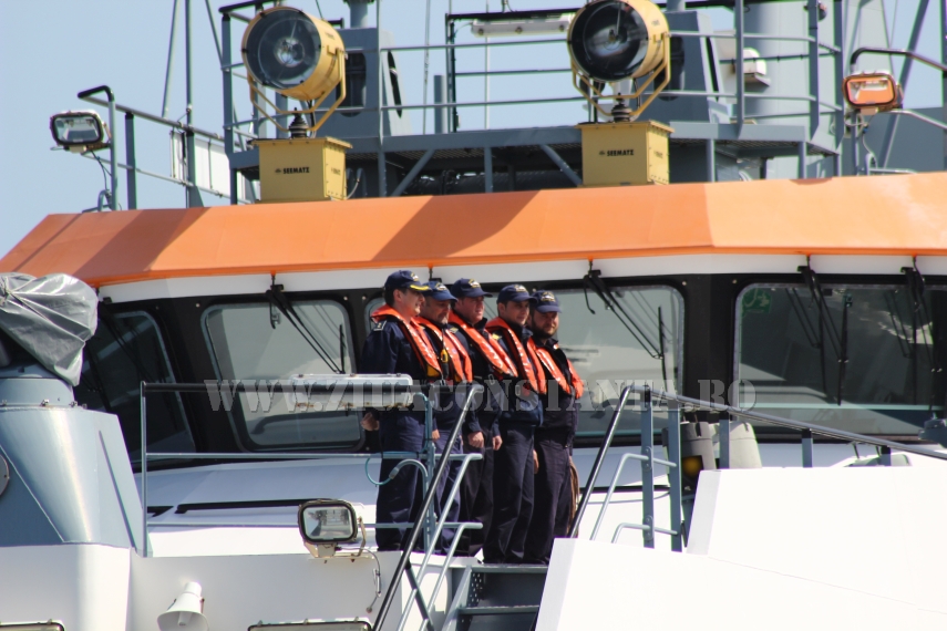 fotoreportaj emotii si lacrimi in portul constanta politistii de frontiera s au intors acasa 589259 fotoreportaj emotii si lacrimi in portul constanta politistii de frontiera s au intors acasa 589259