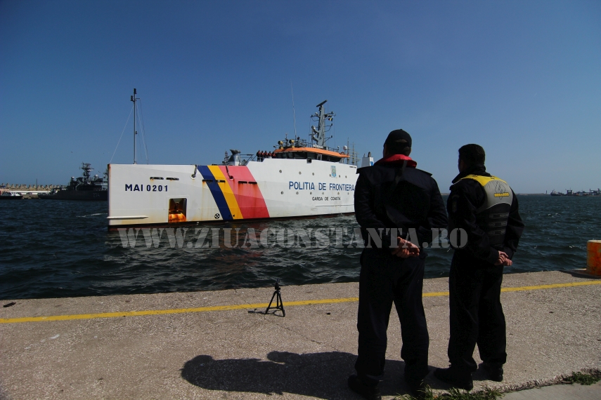 fotoreportaj emotii si lacrimi in portul constanta politistii de frontiera s au intors acasa 589259 fotoreportaj emotii si lacrimi in portul constanta politistii de frontiera s au intors acasa 589259