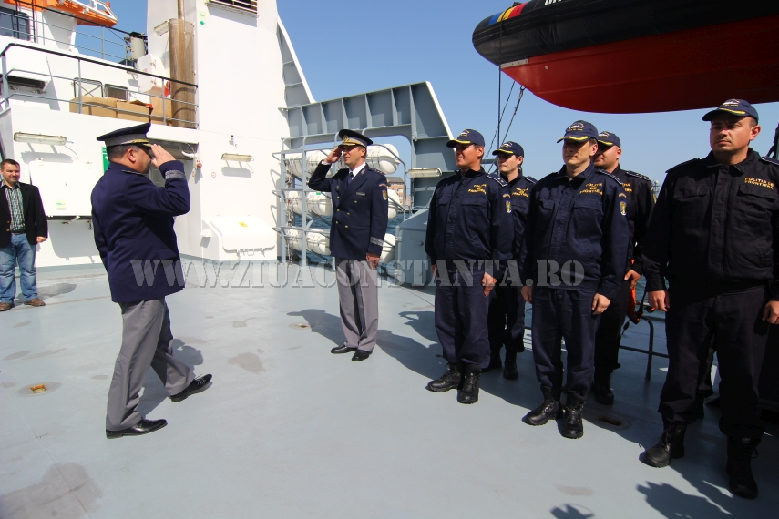 fotoreportaj emotii si lacrimi in portul constanta politistii de frontiera s au intors acasa 589259 fotoreportaj emotii si lacrimi in portul constanta politistii de frontiera s au intors acasa 589259