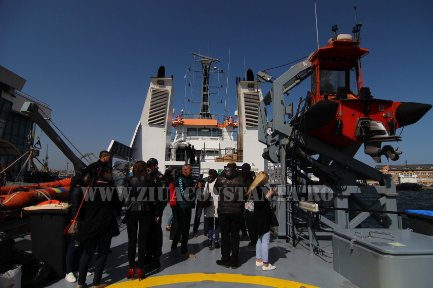 fotoreportaj emotii si lacrimi in portul constanta politistii de frontiera s au intors acasa 589259 fotoreportaj emotii si lacrimi in portul constanta politistii de frontiera s au intors acasa 589259