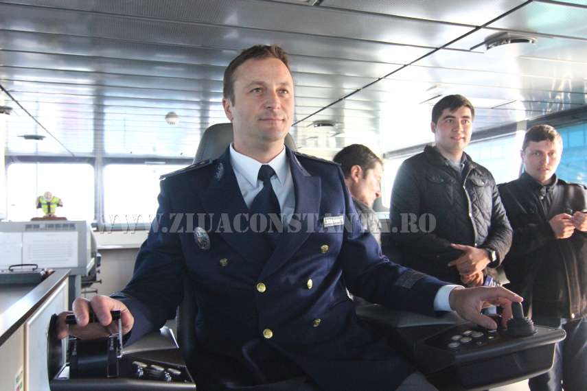 fotoreportaj emotii si lacrimi in portul constanta politistii de frontiera s au intors acasa 589259 fotoreportaj emotii si lacrimi in portul constanta politistii de frontiera s au intors acasa 589259