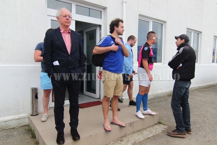 fotoreportaj pazea monstru pe stadionul din constanta imagini de senzatie 589672 fotoreportaj pazea monstru pe stadionul din constanta imagini de senzatie 589672