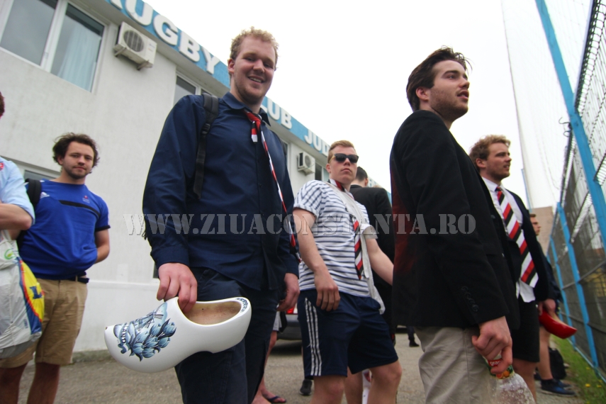 fotoreportaj pazea monstru pe stadionul din constanta imagini de senzatie 589672 fotoreportaj pazea monstru pe stadionul din constanta imagini de senzatie 589672