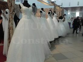 Fotoreportaj Viitoarele mirese constănţene se pregătesc pentru cea mai importantă zi din viaţa lor (video)