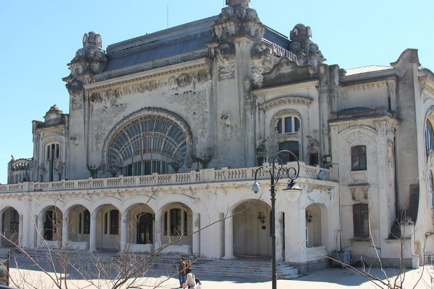turul marilor tunuri din constanta sau despre cum a muscat administratia mazare din bogatiile si frumusetea turul marilor tunuri din constanta sau despre cum a muscat administratia mazare din bogatiile si frumusetea