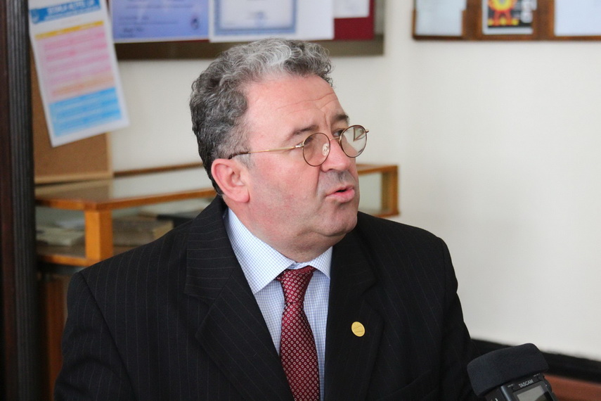 trei zile de teatru si ateliere de lucru a inceput festivalul international de teatru pentru elevi aplauze trei zile de teatru si ateliere de lucru a inceput festivalul international de teatru pentru elevi aplauze