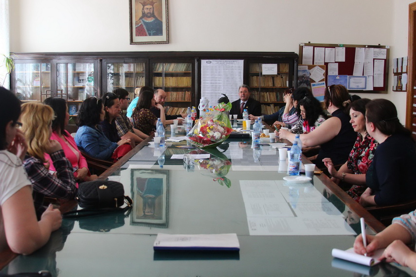 trei zile de teatru si ateliere de lucru a inceput festivalul international de teatru pentru elevi aplauze trei zile de teatru si ateliere de lucru a inceput festivalul international de teatru pentru elevi aplauze