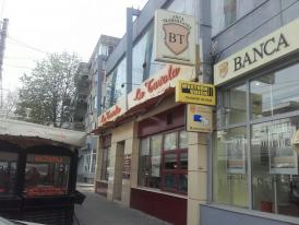 Restaurantul La Tavola are zeci de sortimente de mâncăruri gătite, la preţuri mici (galerie foto)