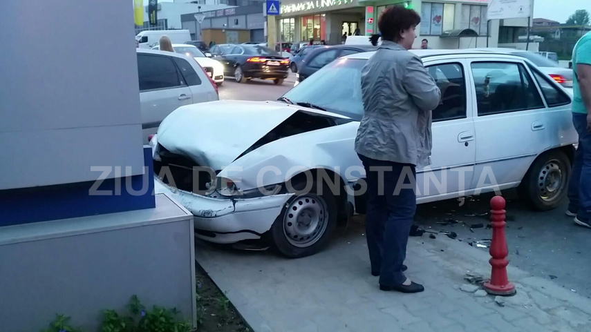 accident pe strada baba novac din constanta 590984 accident pe strada baba novac din constanta 590984