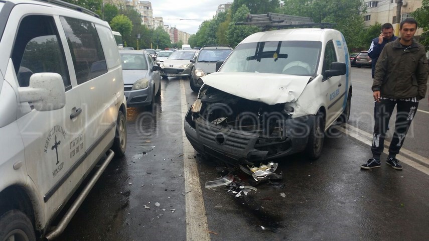 update accident cu trei masini in zona trocadero galerie foto video 591084 update accident cu trei masini in zona trocadero galerie foto video 591084