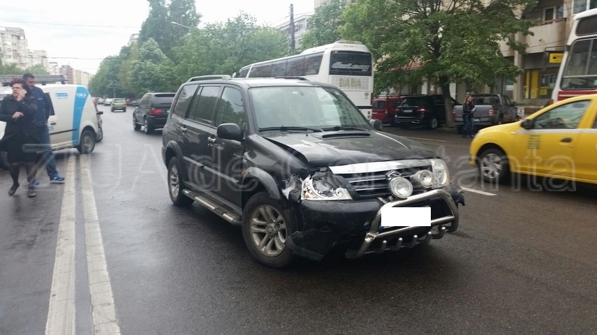 update accident cu trei masini in zona trocadero galerie foto video 591084 update accident cu trei masini in zona trocadero galerie foto video 591084