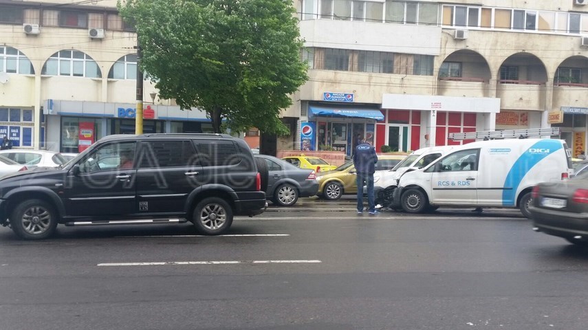 update accident cu trei masini in zona trocadero galerie foto video 591084 update accident cu trei masini in zona trocadero galerie foto video 591084