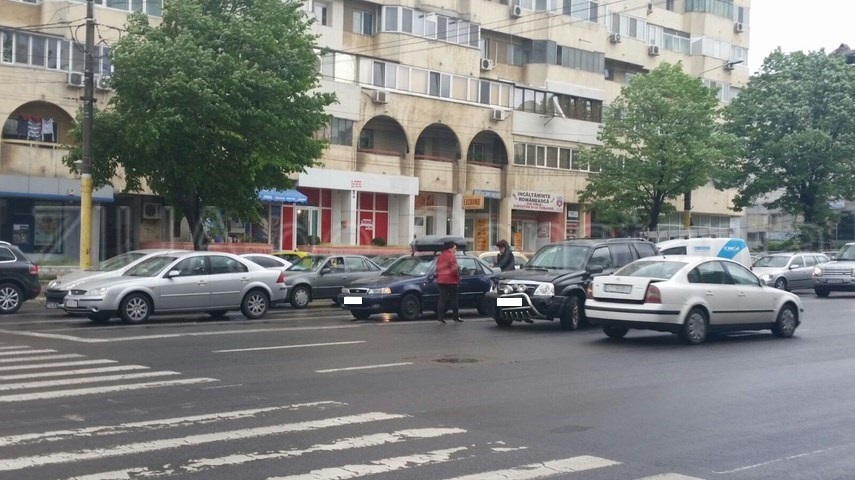 update accident cu trei masini in zona trocadero galerie foto video 591084 update accident cu trei masini in zona trocadero galerie foto video 591084