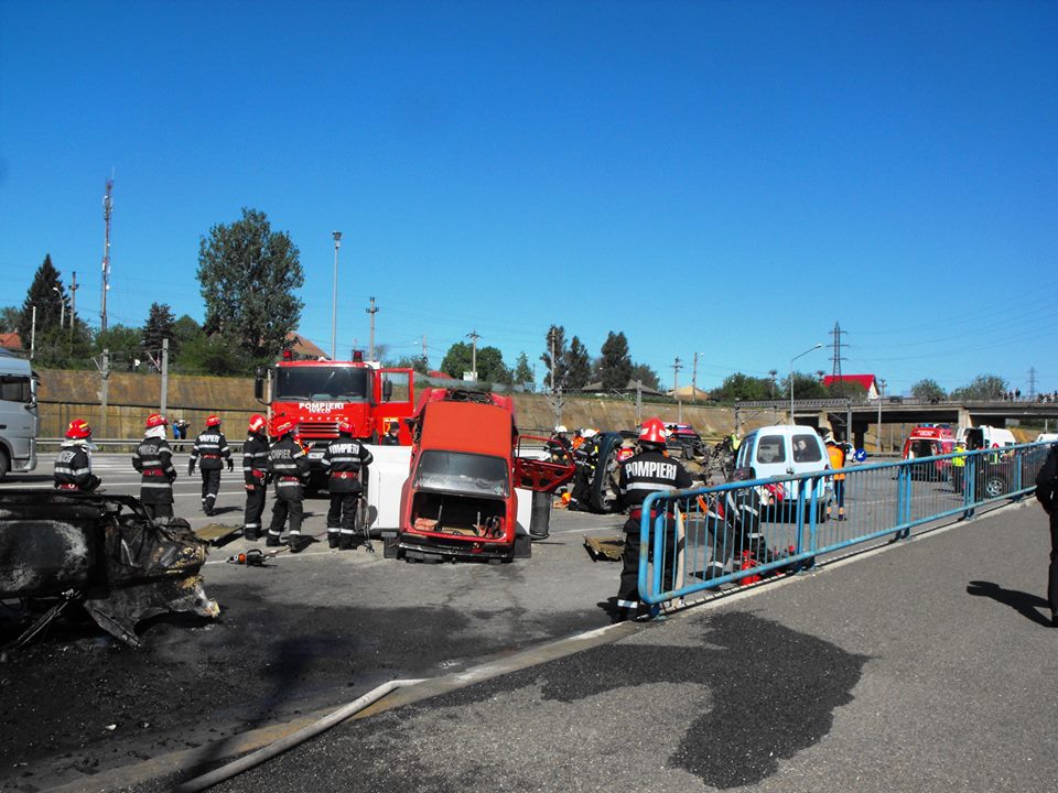 carambol la statia de taxare fetesti sase masini implicate si peste 15 victime 591180 carambol la statia de taxare fetesti sase masini implicate si peste 15 victime 591180