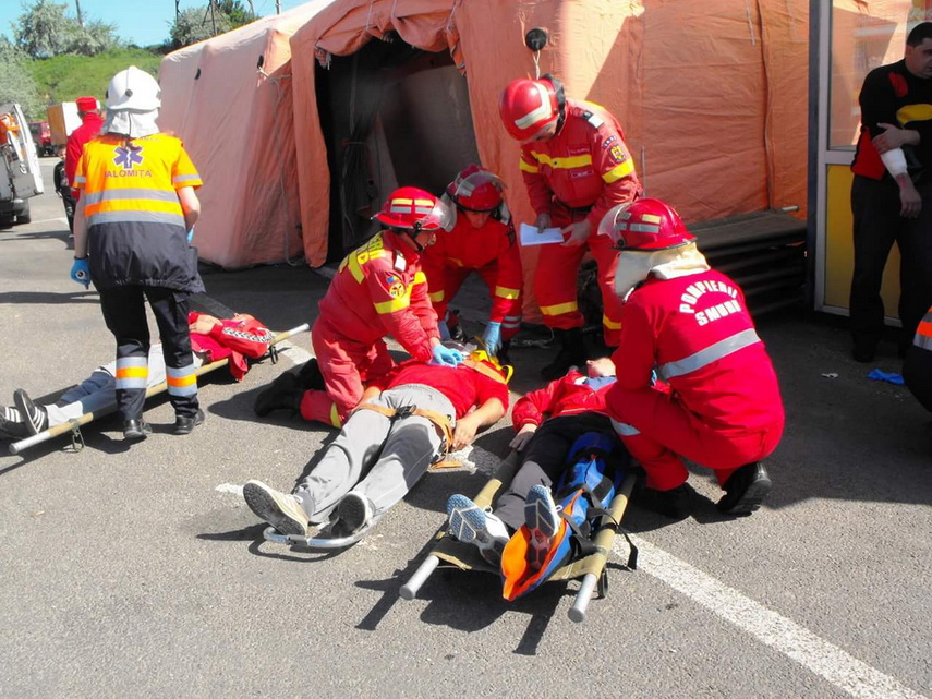 carambol la statia de taxare fetesti sase masini implicate si peste 15 victime 591180 carambol la statia de taxare fetesti sase masini implicate si peste 15 victime 591180