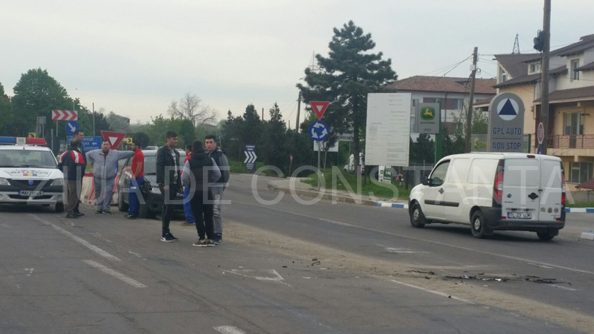 doua masini s au ciocnit la iesire din ovidiu galerie foto 591453 doua masini s au ciocnit la iesire din ovidiu galerie foto 591453