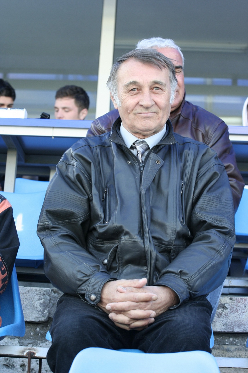 dumitru antonescu legendarul fotbalist al fc farul s a stins din viata plange inima in mine ne a plecat dumitru antonescu legendarul fotbalist al fc farul s a stins din viata plange inima in mine ne a plecat