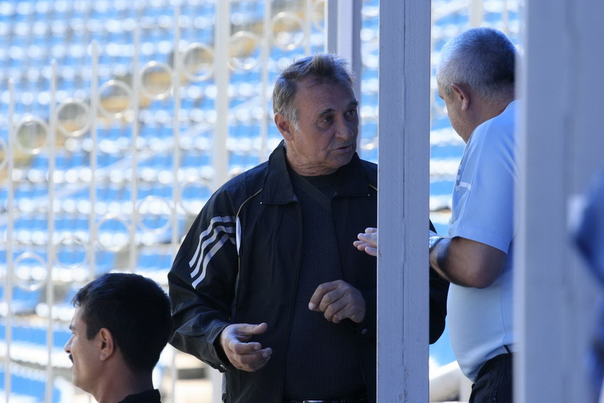 dumitru antonescu legendarul fotbalist al fc farul s a stins din viata plange inima in mine ne a plecat dumitru antonescu legendarul fotbalist al fc farul s a stins din viata plange inima in mine ne a plecat