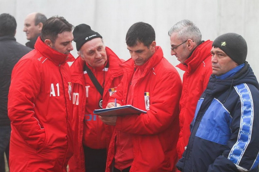 dumitru antonescu legendarul fotbalist al fc farul s a stins din viata plange inima in mine ne a plecat dumitru antonescu legendarul fotbalist al fc farul s a stins din viata plange inima in mine ne a plecat