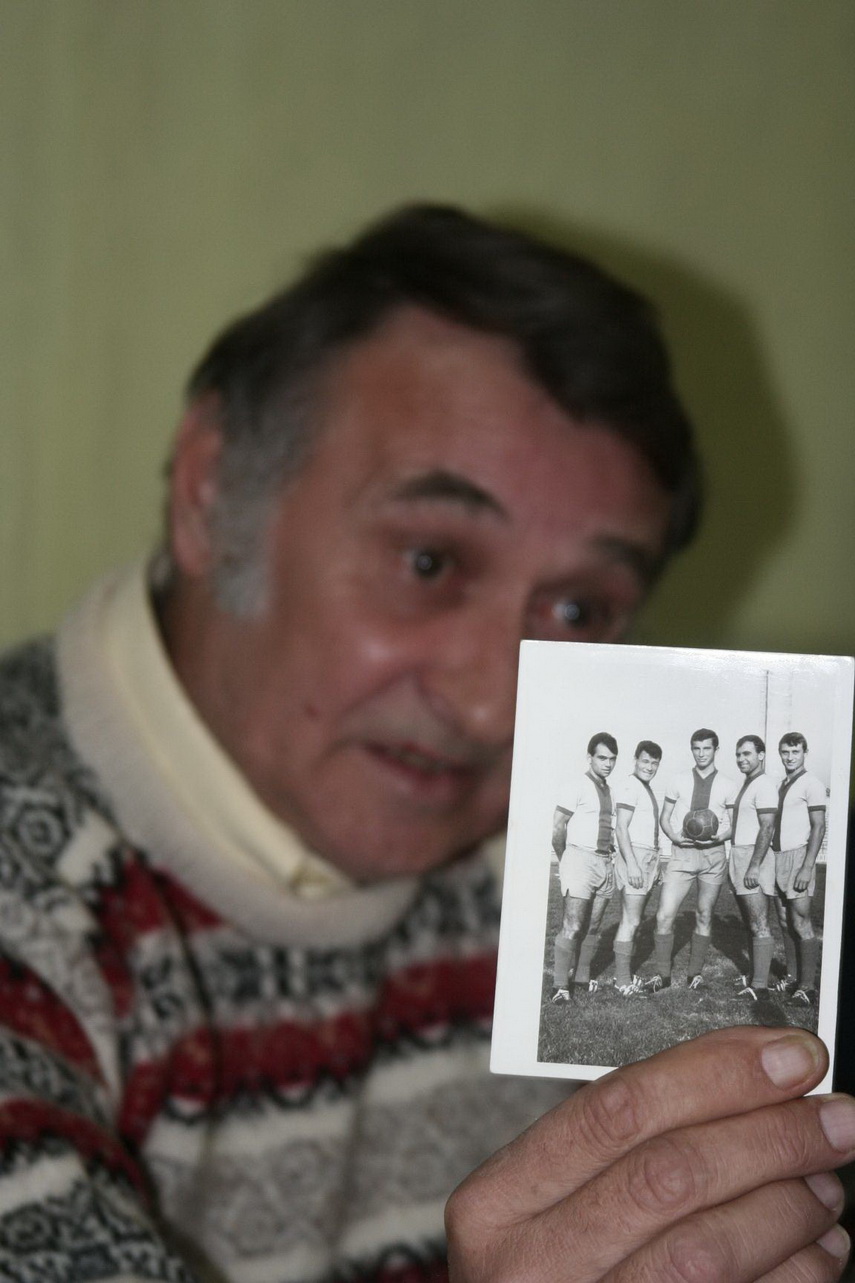 dumitru antonescu legendarul fotbalist al fc farul s a stins din viata plange inima in mine ne a plecat dumitru antonescu legendarul fotbalist al fc farul s a stins din viata plange inima in mine ne a plecat